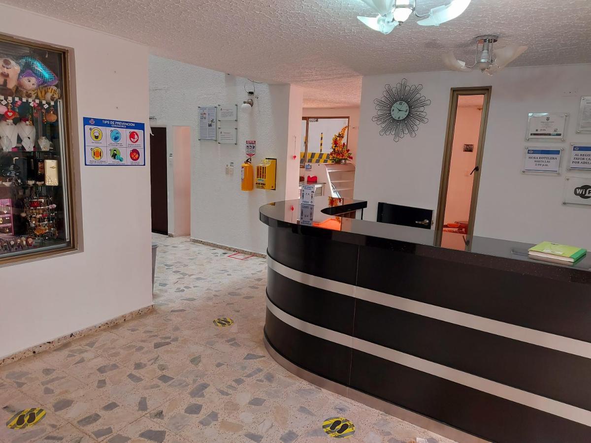 Hotel Emperador Барбоса Екстериор снимка