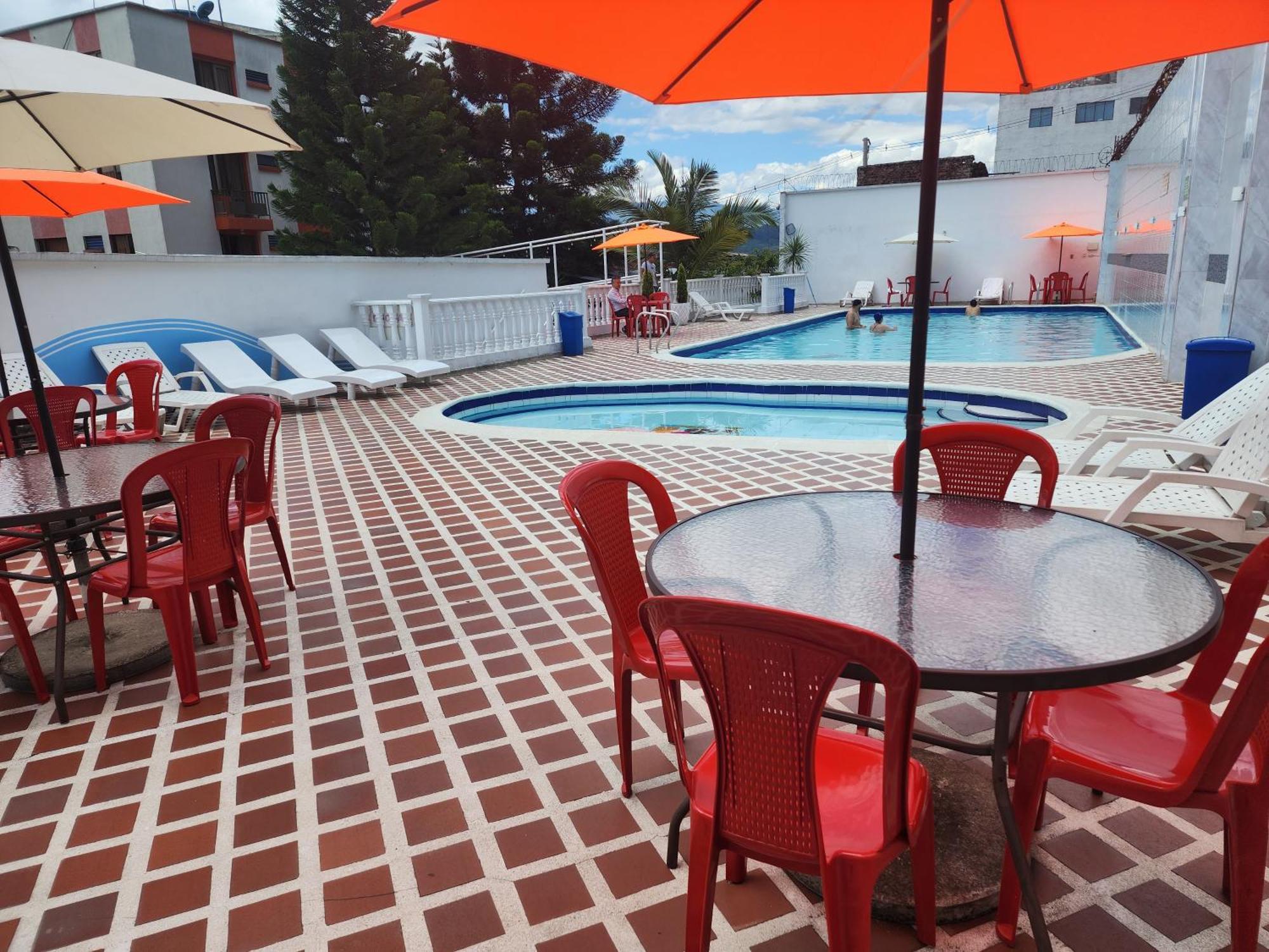 Hotel Emperador Барбоса Екстериор снимка