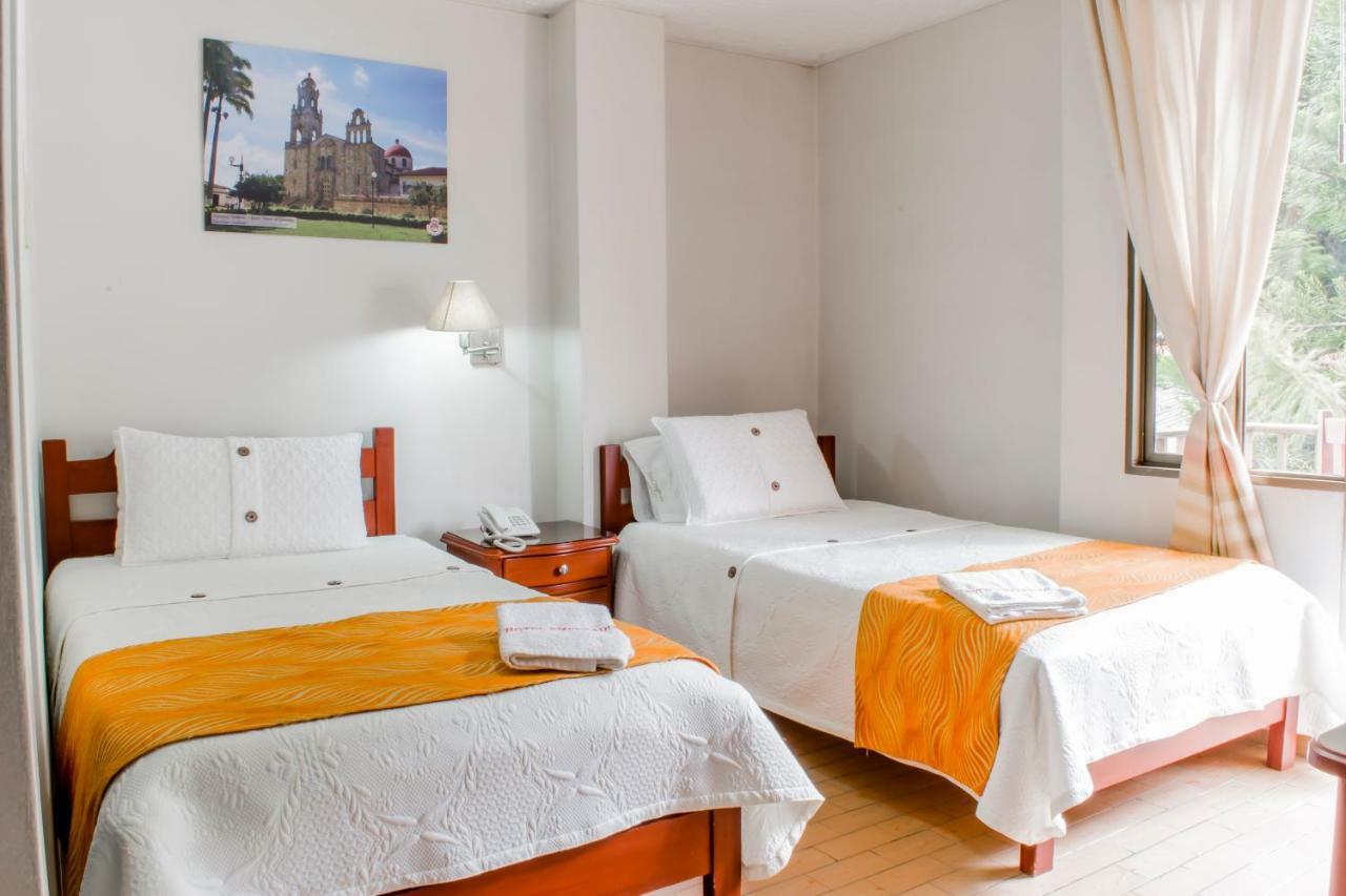 Hotel Emperador Барбоса Стая снимка